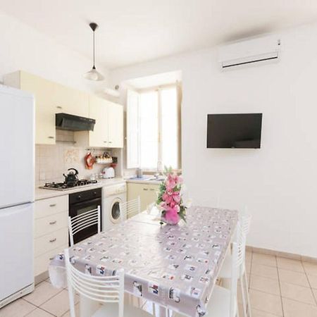 Apartamento de 65 m² con 2 habitación/es y 1 baño/s de uso privado, en Ciudad del Vaticano Roma Habitación foto